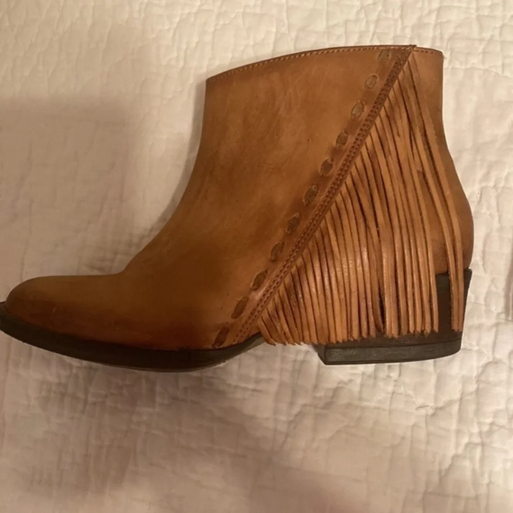 Circle G by Corral Ladies Tan/brown Side Fringe‎ Bootie Q0035